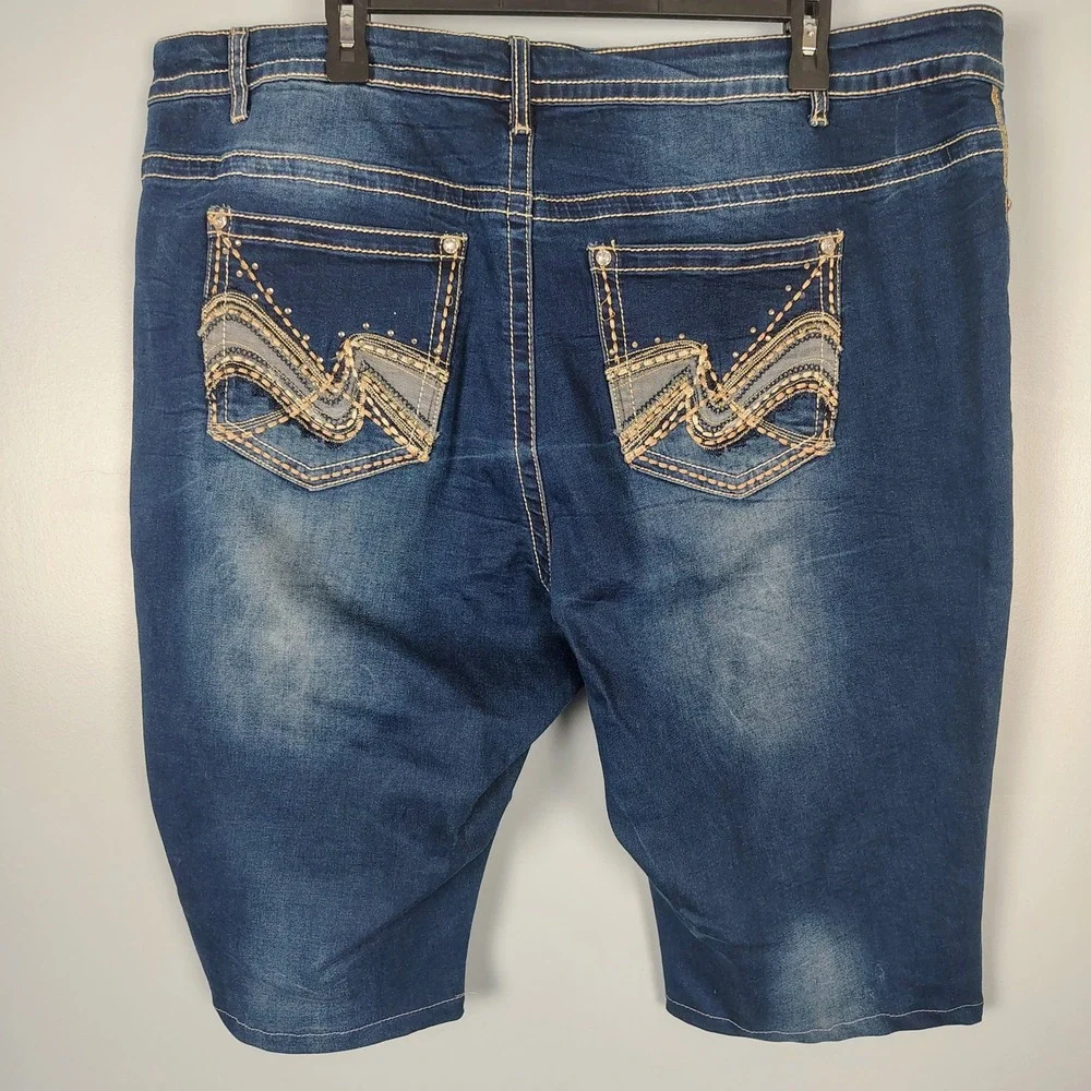 State of Independence Womens Plus Size 22 Dark Wash Embroidered Denim Shorts